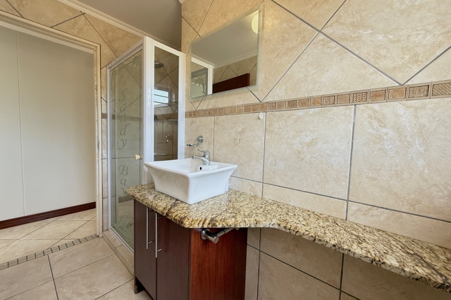 1 Bedroom Property for Sale in Waves Edge Western Cape